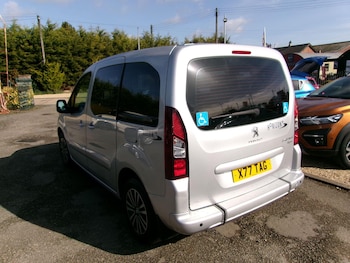 Used Peugeot Partner Tepee 2014 for sale - 77892779: Photo