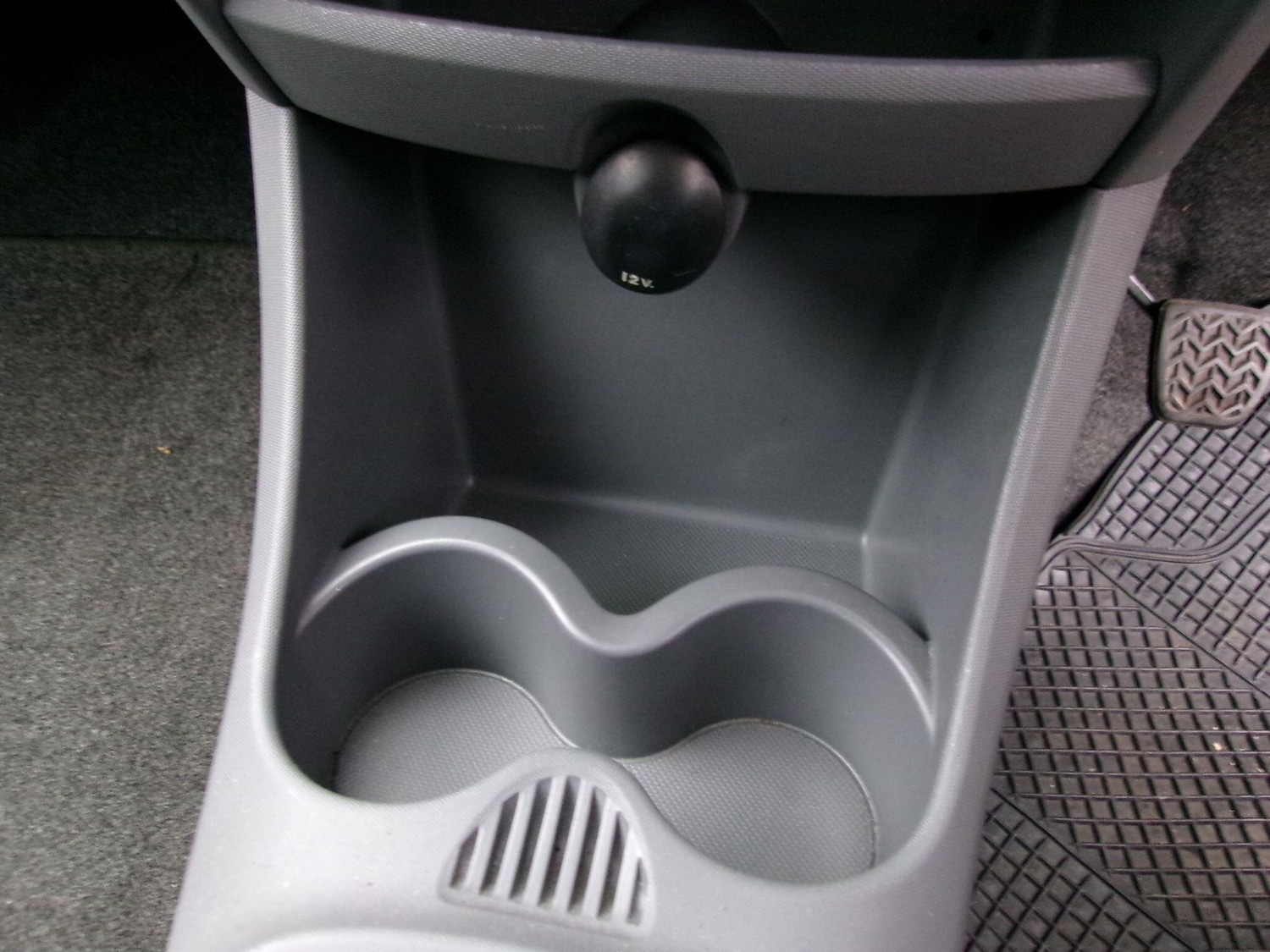 Used Toyota AYGO 2011 for sale - 76472444: Photo 11