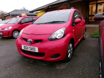 Used Toyota AYGO 2011 for sale - 76472444: Photo