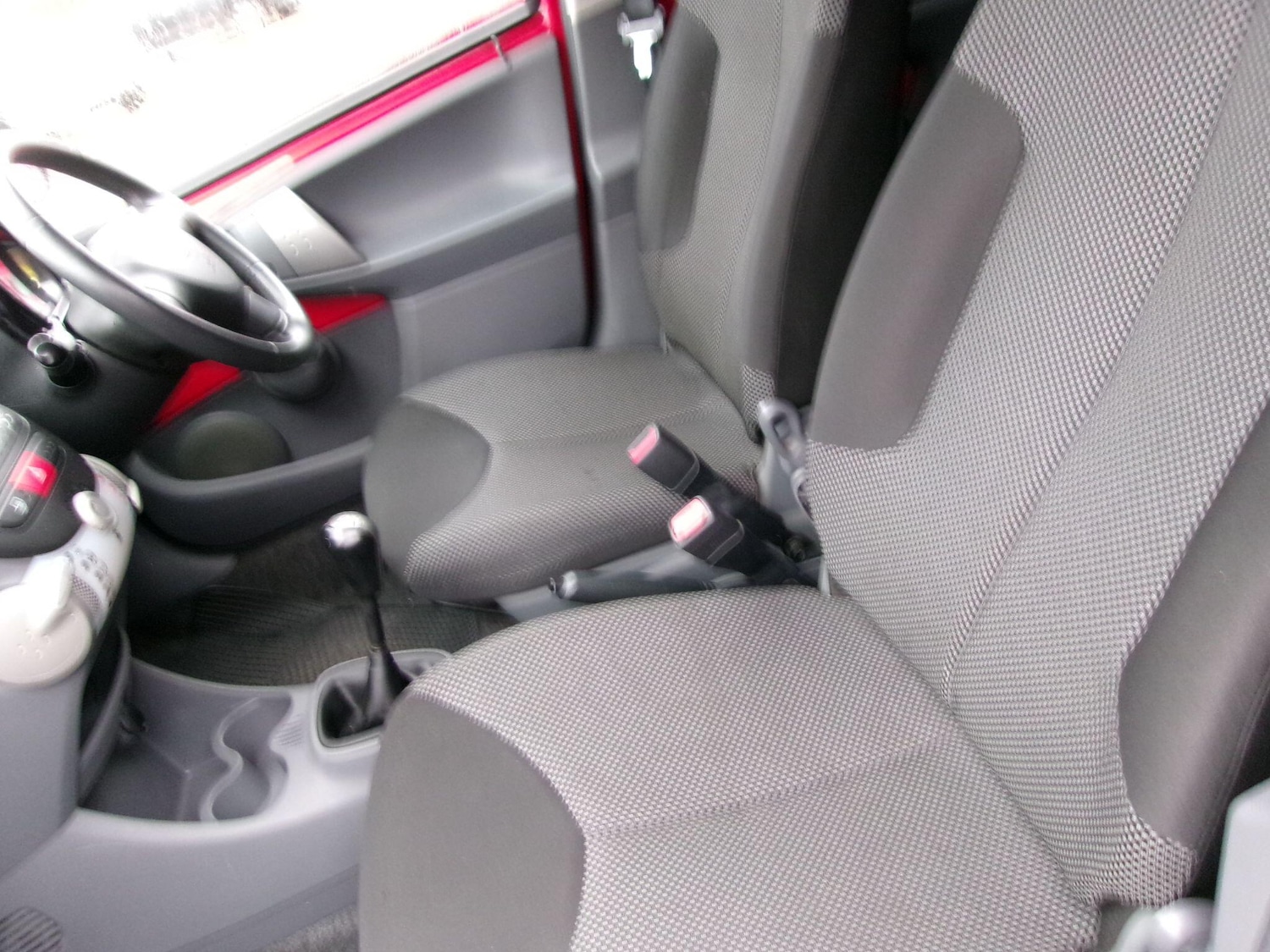 Used Toyota AYGO 2011 for sale - 76472444: Photo 6