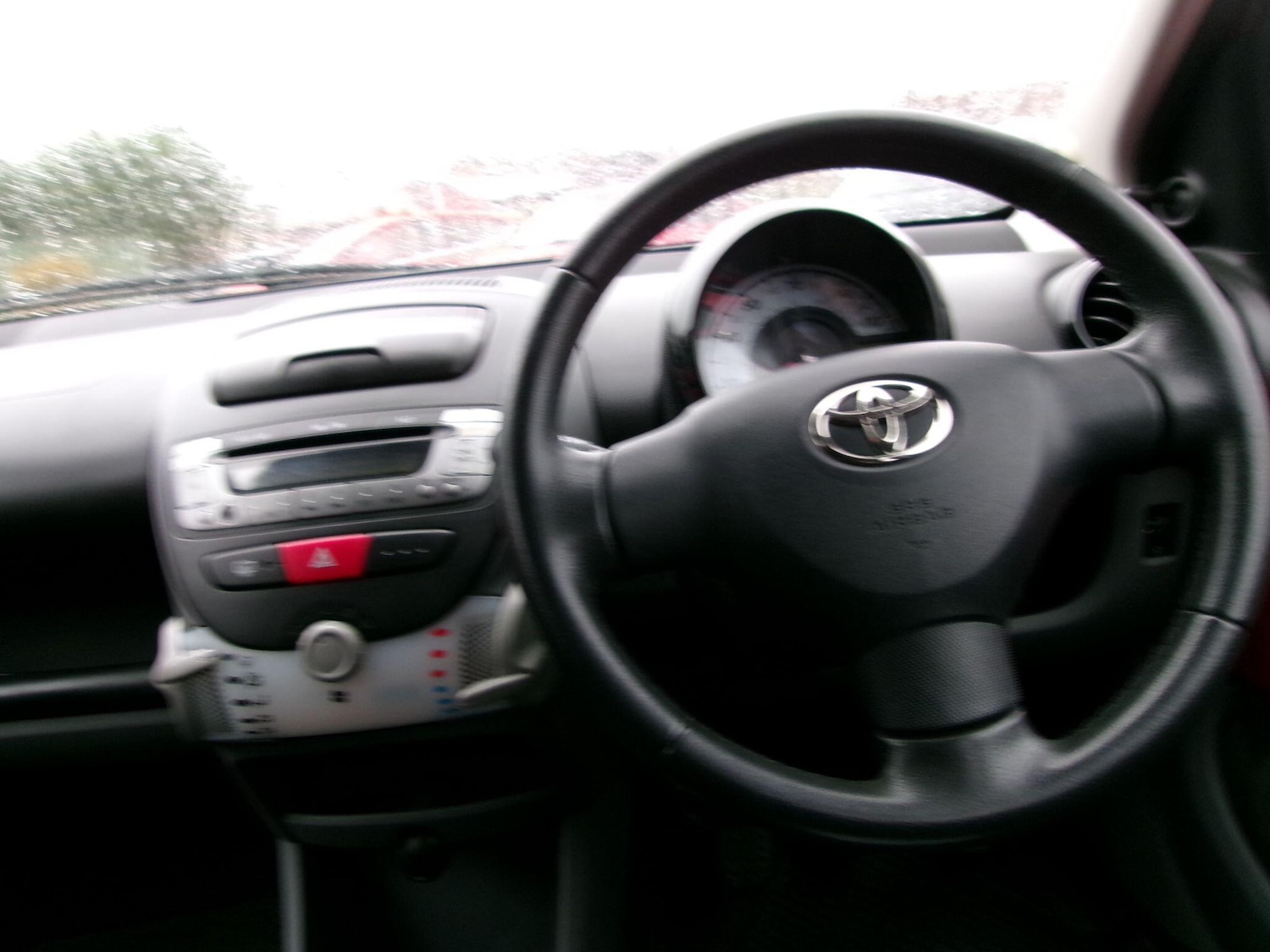 Used Toyota AYGO 2011 for sale - 76472444: Photo 7