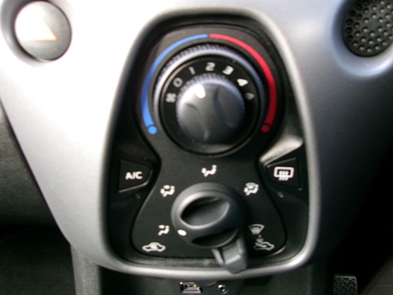 Used Toyota AYGO 2018 for sale - 77839357: Photo 22