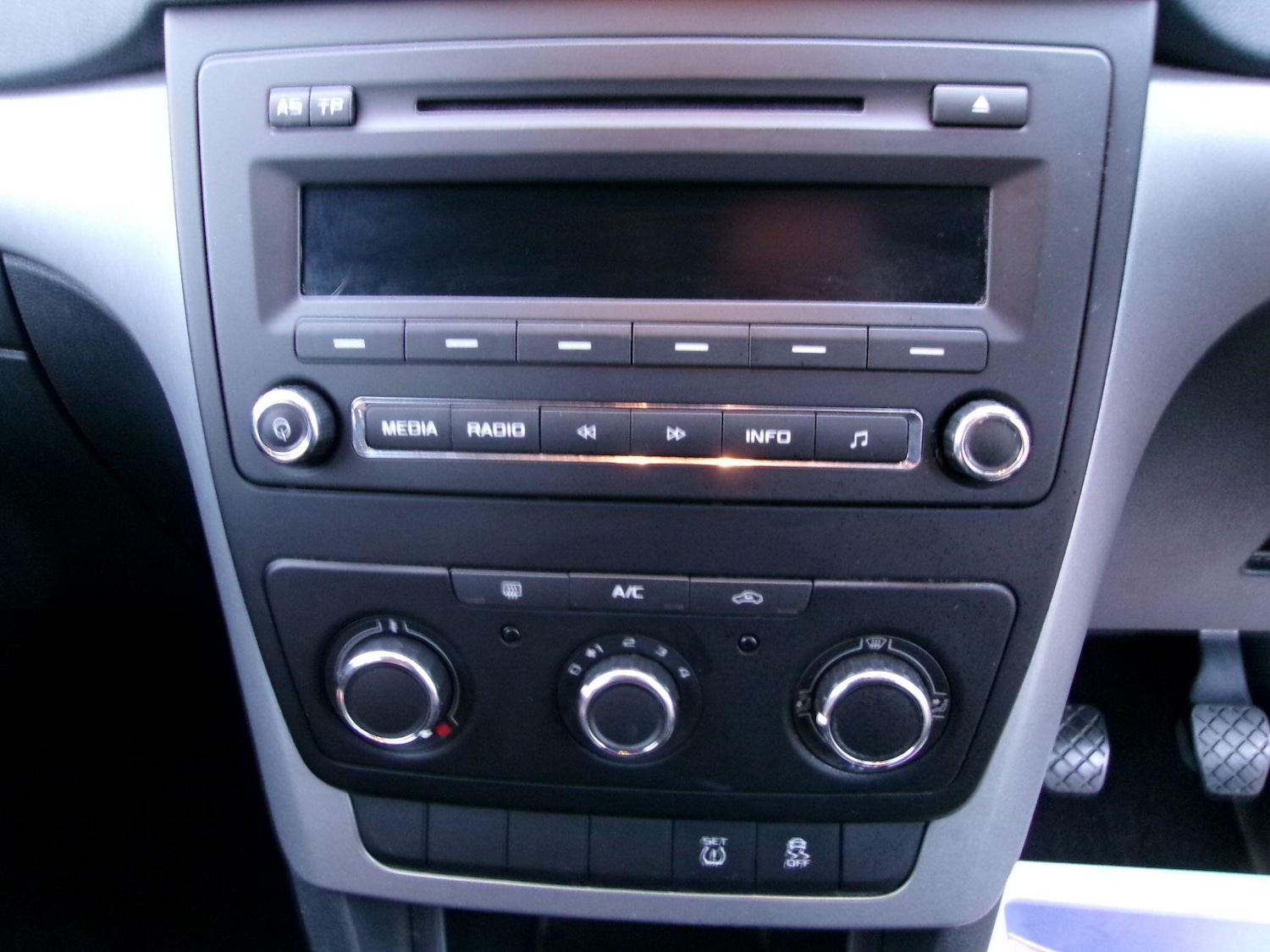 Used Skoda Yeti 2015 for sale - 77029517: Photo 13