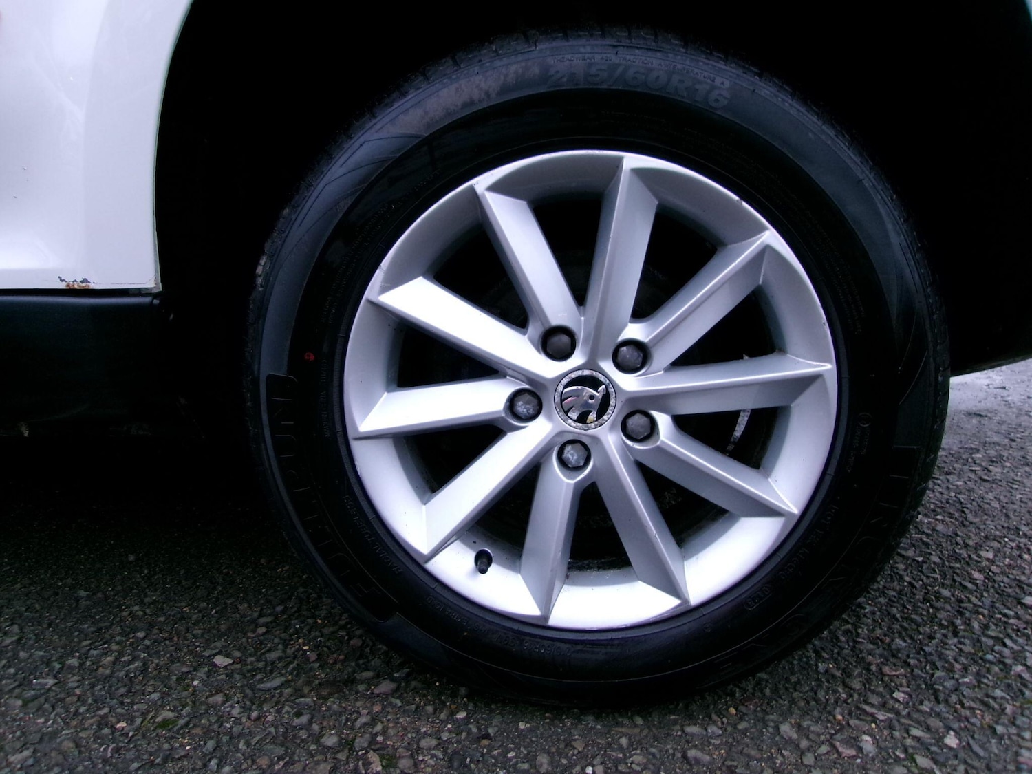 Used Skoda Yeti 2015 for sale - 77029517: Photo 31