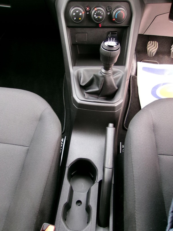 Used Dacia Sandero 2023 for sale - 76296138: Photo 10