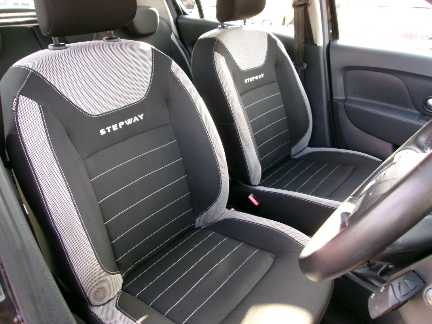 Used Dacia Sandero Stepway 2019 for sale - 77120875: Photo 12