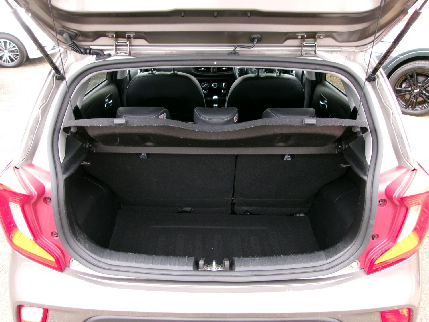 Used Kia Picanto 2019 for sale - 76432661: Photo 32