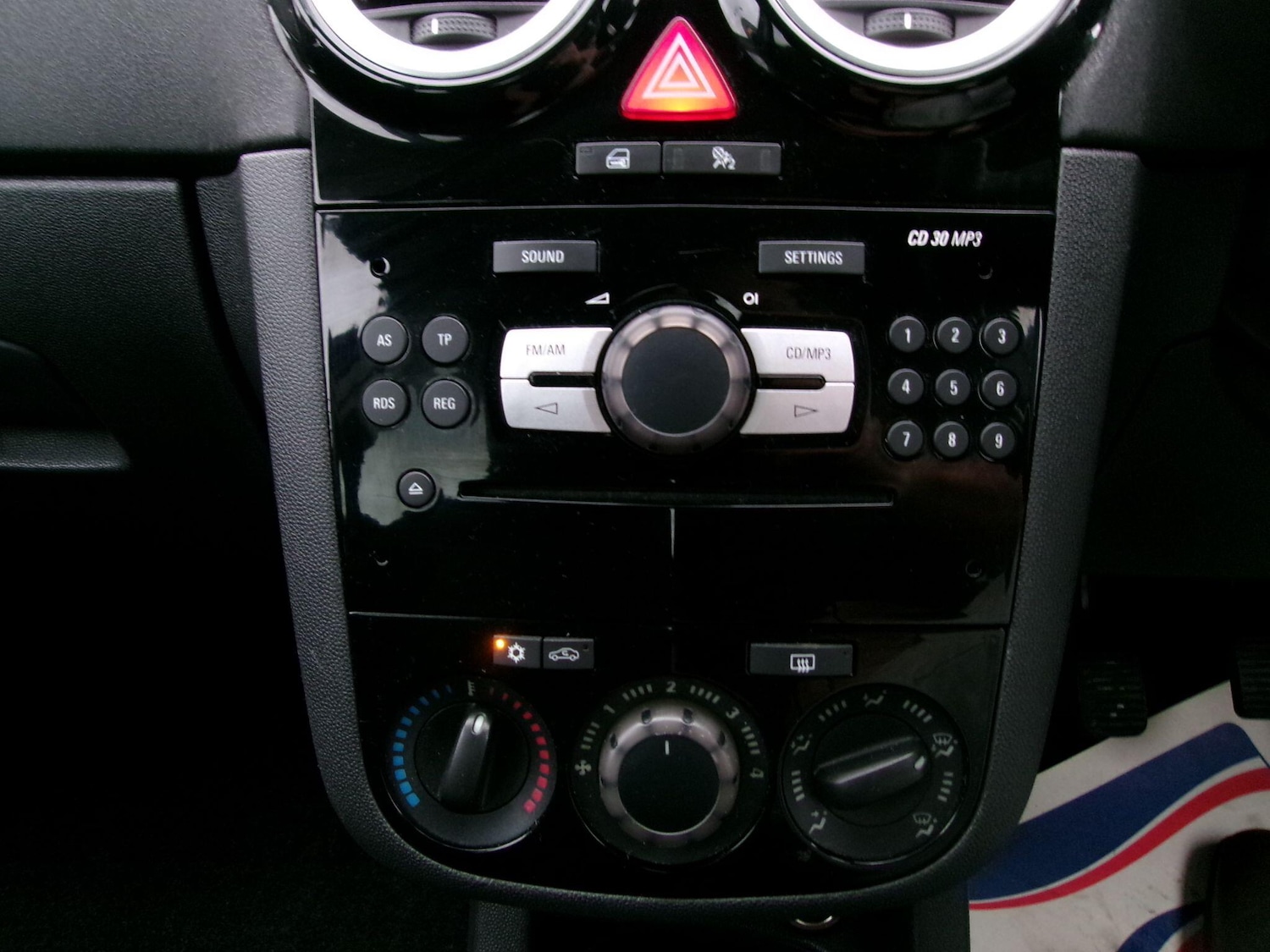 Used Vauxhall Corsa 2011 for sale - 76562438: Photo 11