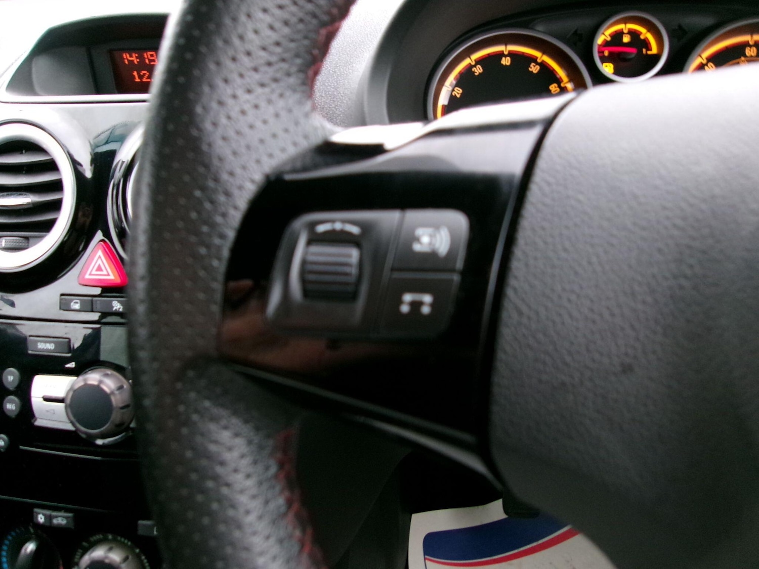 Used Vauxhall Corsa 2011 for sale - 76562438: Photo 19