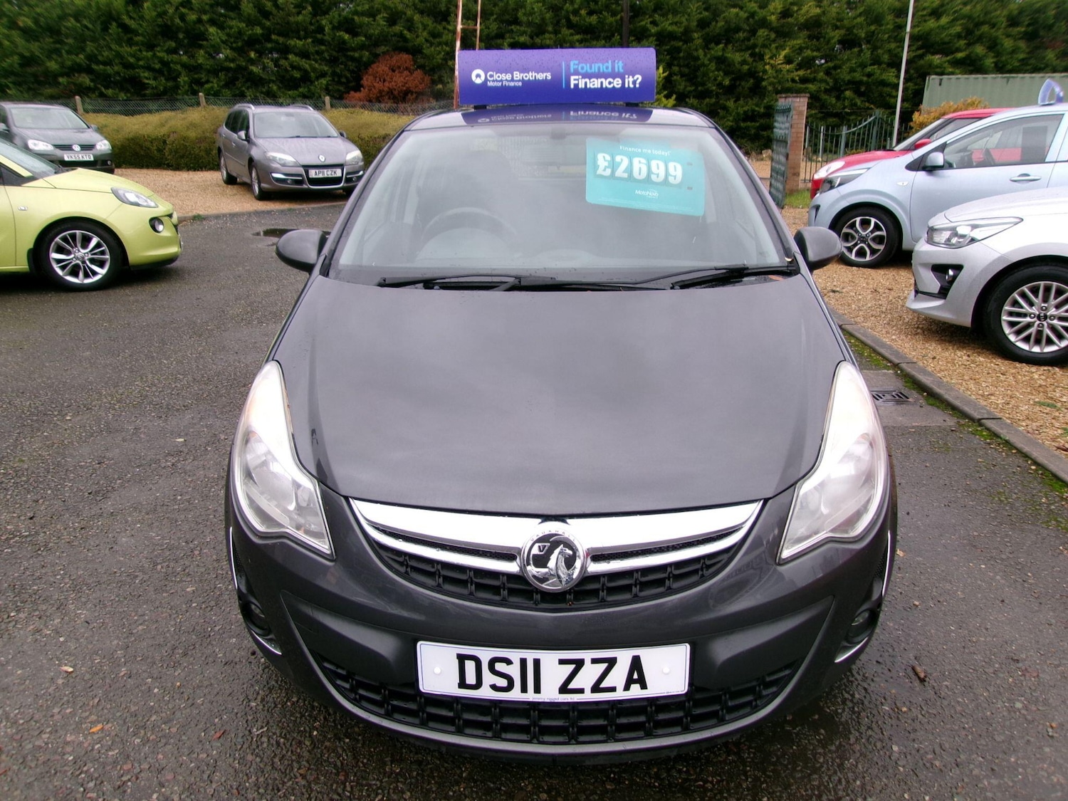 Used Vauxhall Corsa 2011 for sale - 76562438: Photo 2