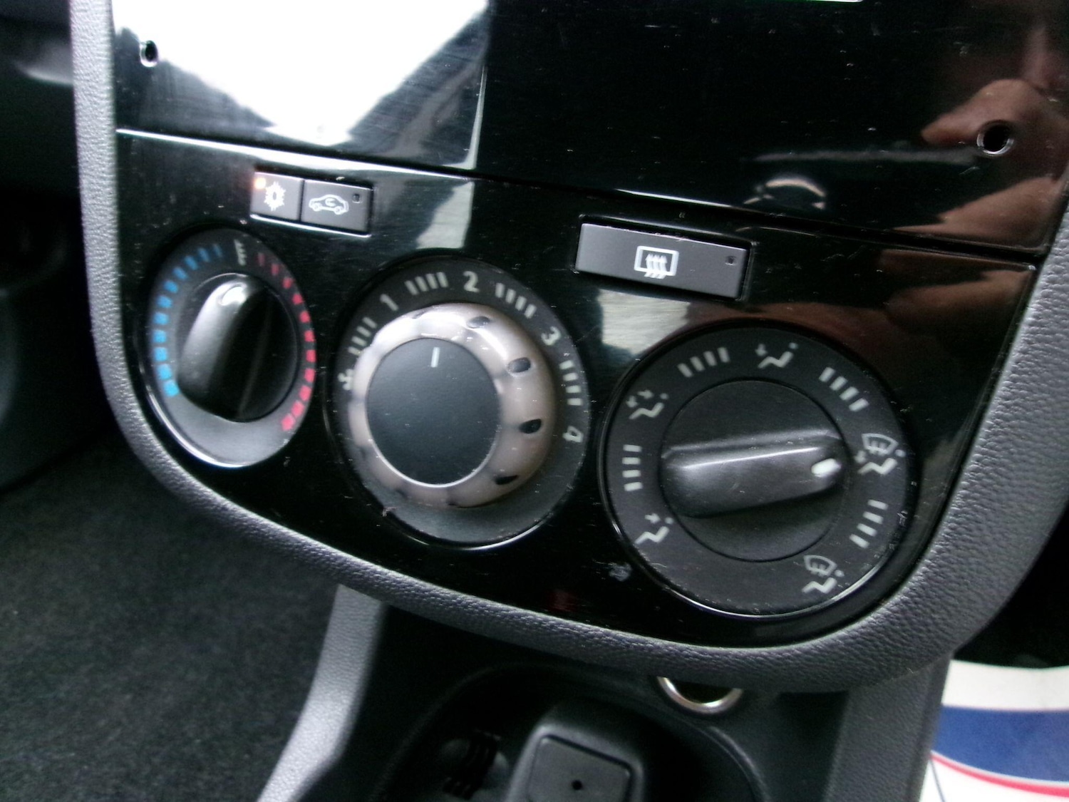 Used Vauxhall Corsa 2011 for sale - 76562438: Photo 22