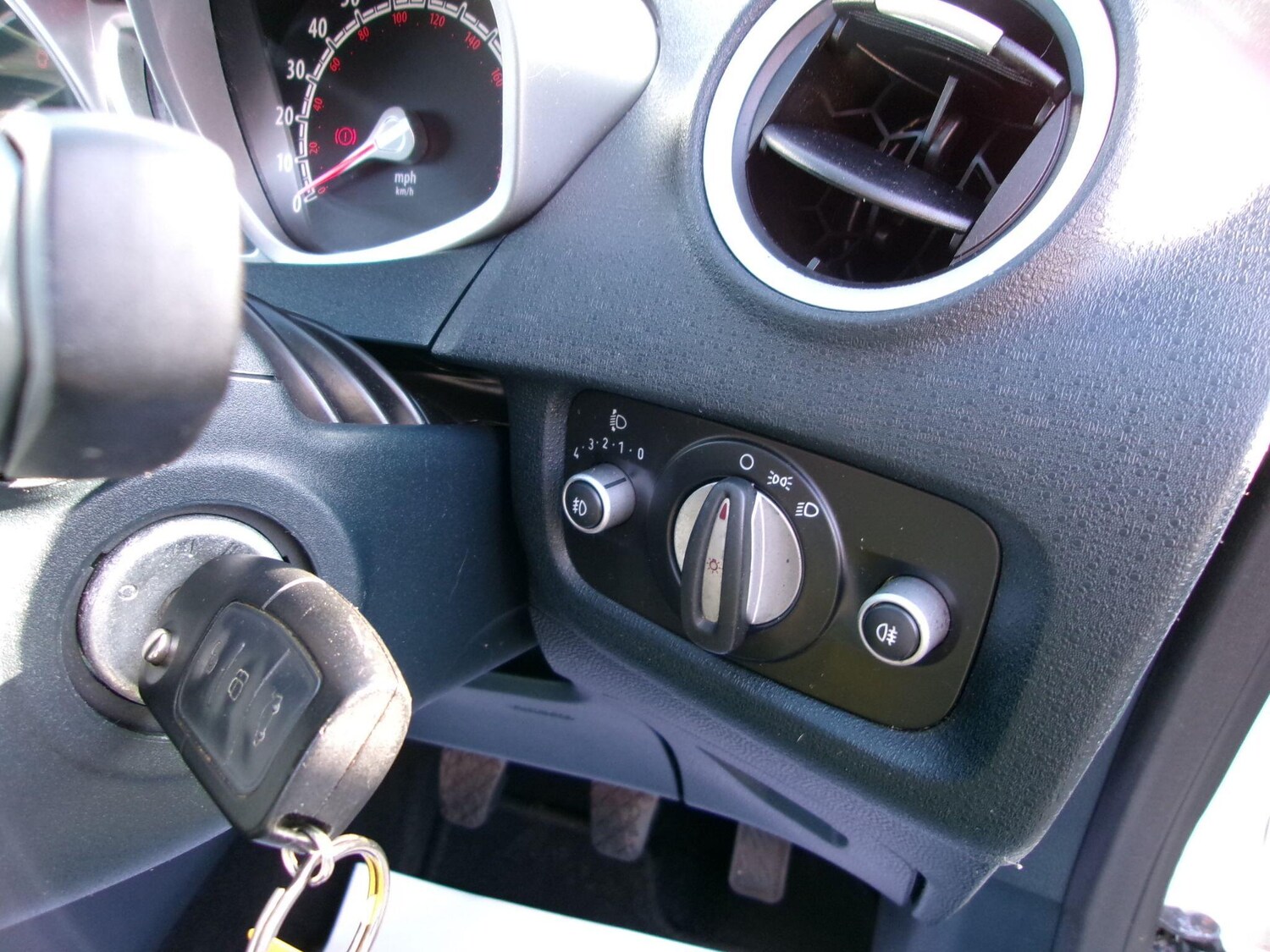 Used Ford Fiesta 2011 for sale - 77839345: Photo 33