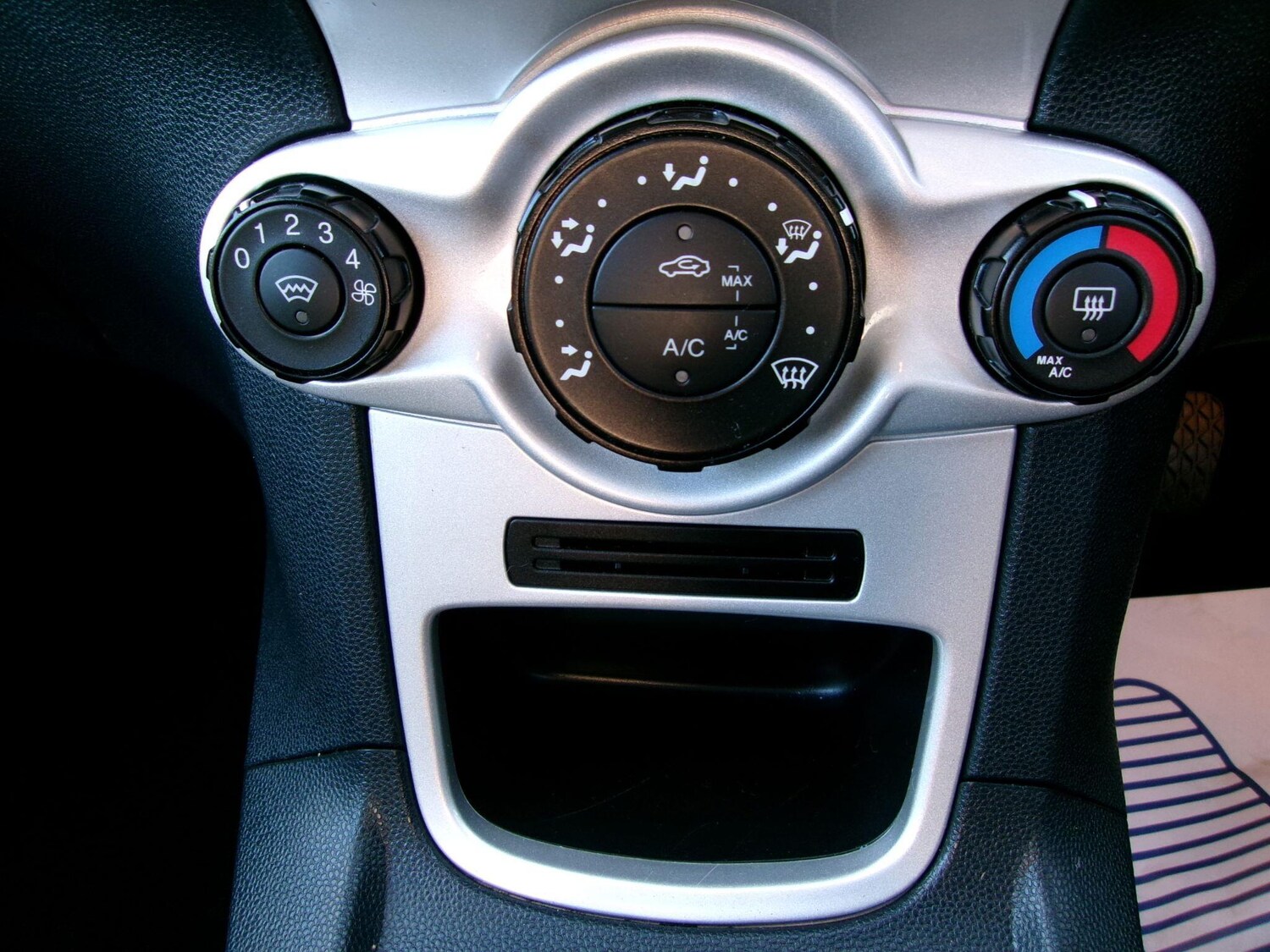 Used Ford Fiesta 2011 for sale - 77839345: Photo 35