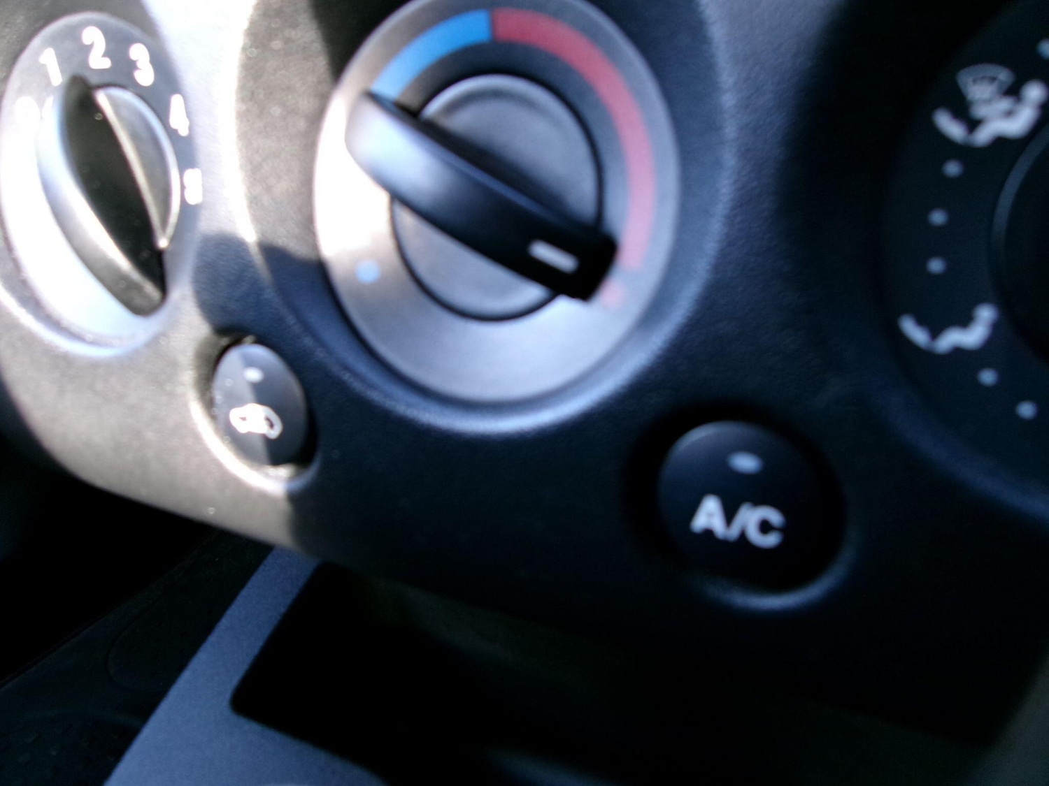 Used Ford Fiesta 2004 for sale - 77016061: Photo 17