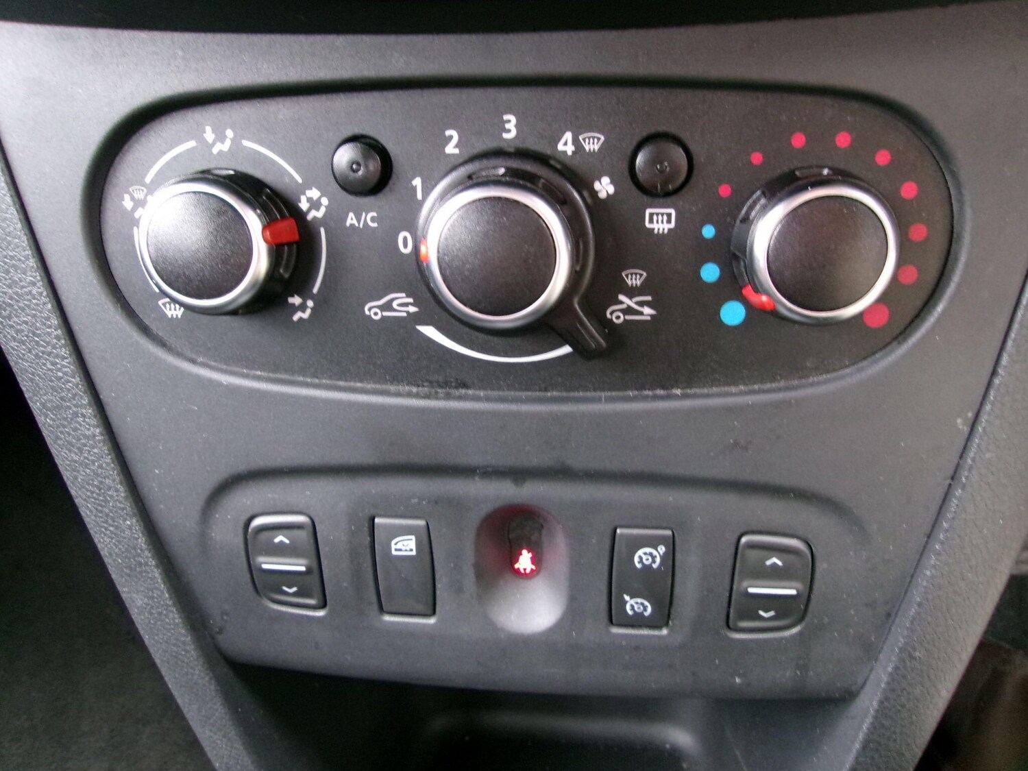 Used Dacia Sandero Stepway 2019 for sale - 76085400: Photo 17