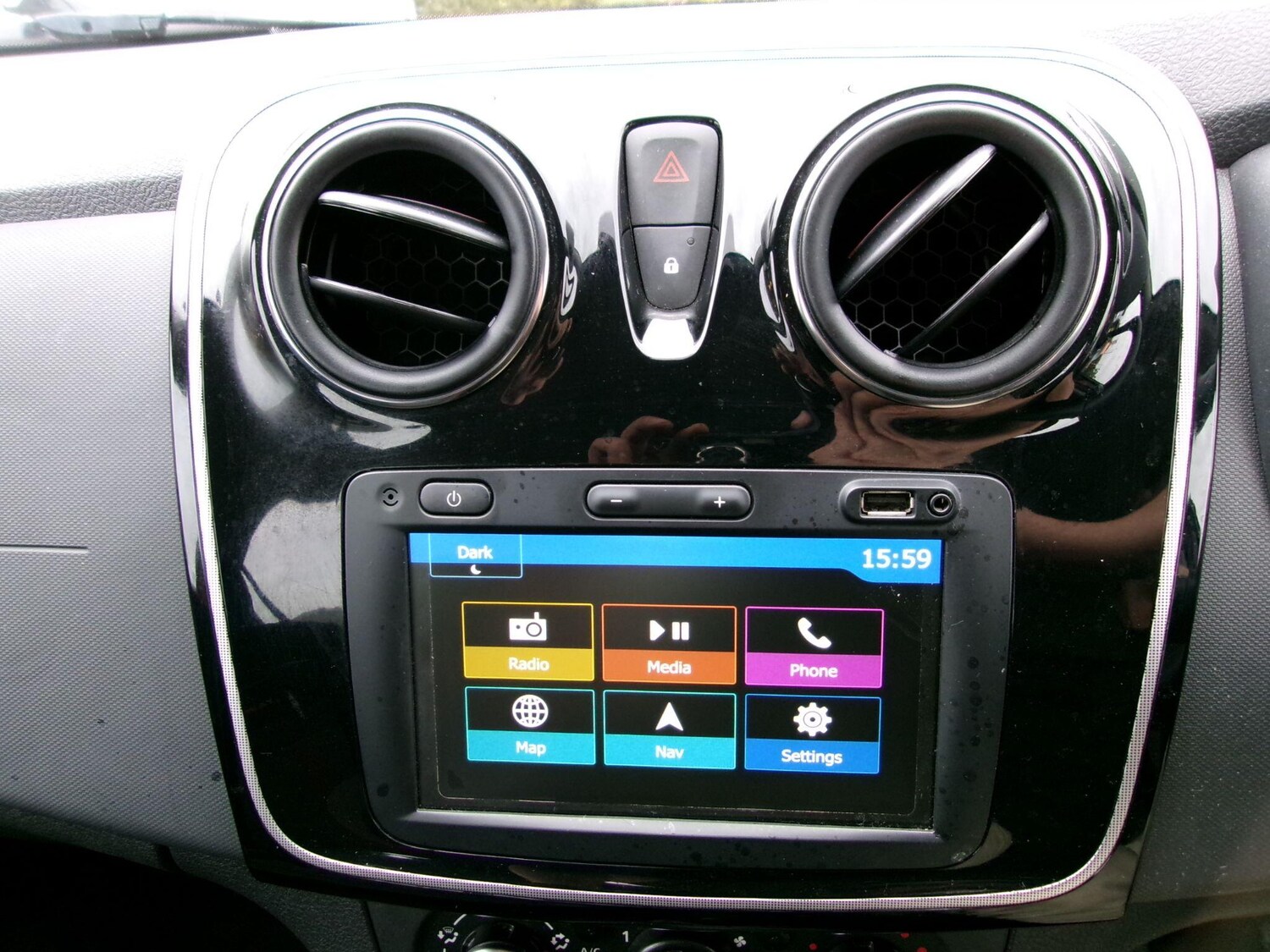 Used Dacia Sandero Stepway 2019 for sale - 76085400: Photo 31