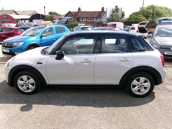 Used MINI Hatch 2019 for sale - 79387518: Photo