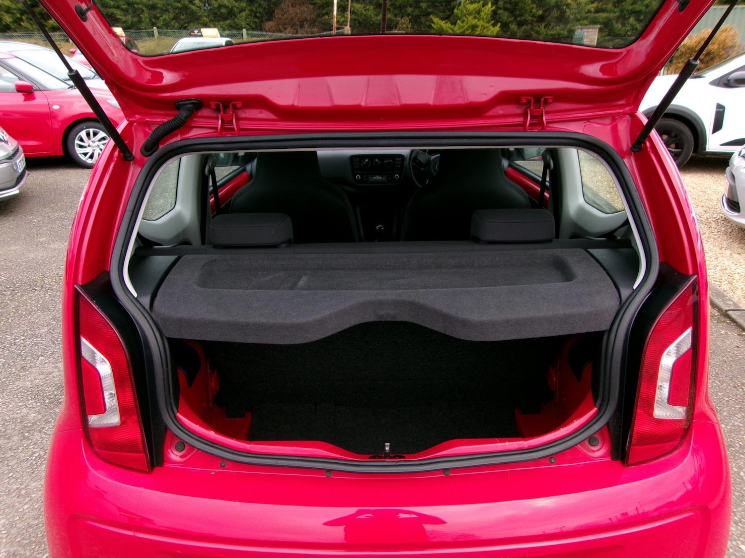 Used Volkswagen up! 2015 for sale - 77646560: Photo 28