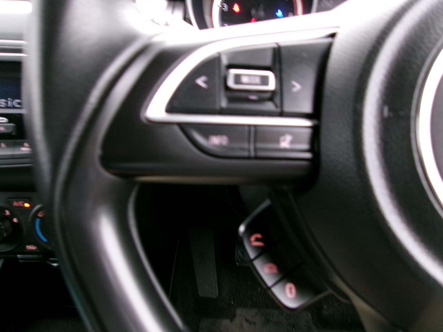 Used Suzuki Swift 2019 for sale - 76166835: Photo 13