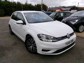 Used Volkswagen Golf 2019 for sale - 78006665: Photo