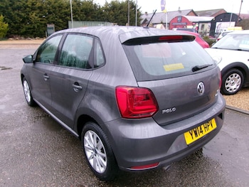 Used Volkswagen Polo 2014 for sale - 77456297: Photo