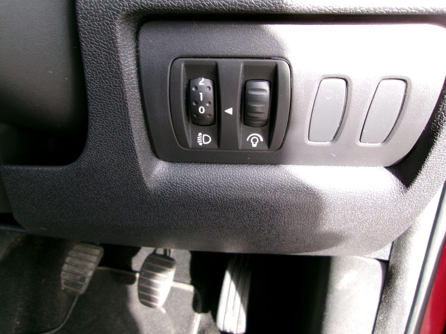 Used Renault Clio 2011 for sale - 76175035: Photo 12