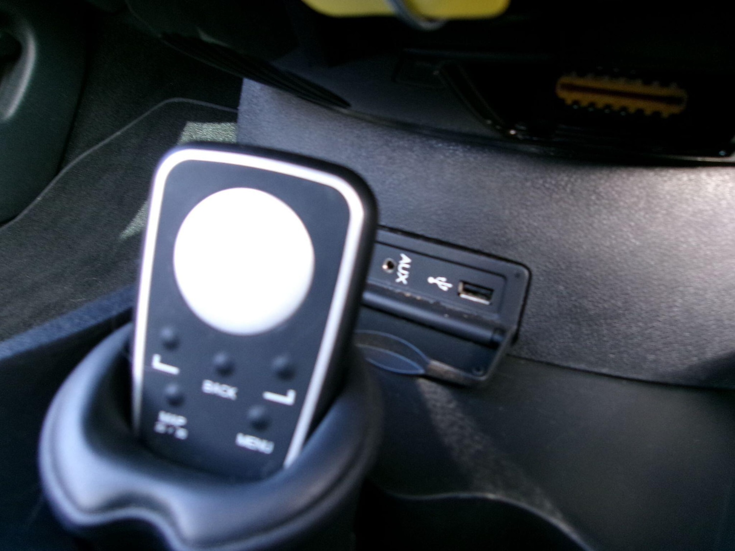 Used Renault Clio 2011 for sale - 76175035: Photo 17