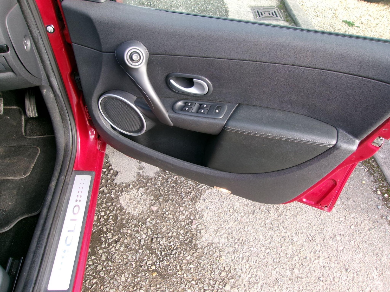 Used Renault Clio 2011 for sale - 76175035: Photo 21