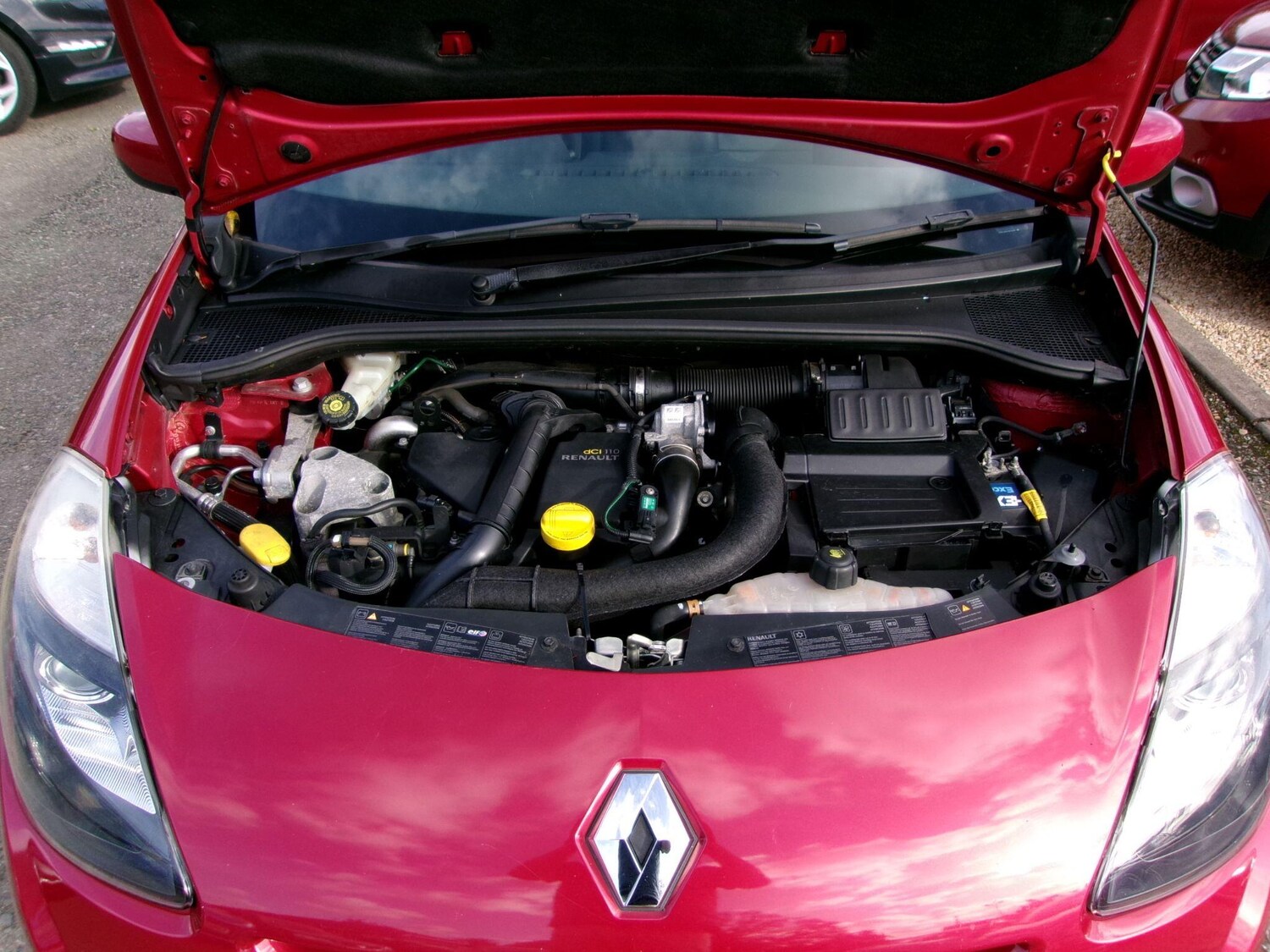 Used Renault Clio 2011 for sale - 76175035: Photo 23