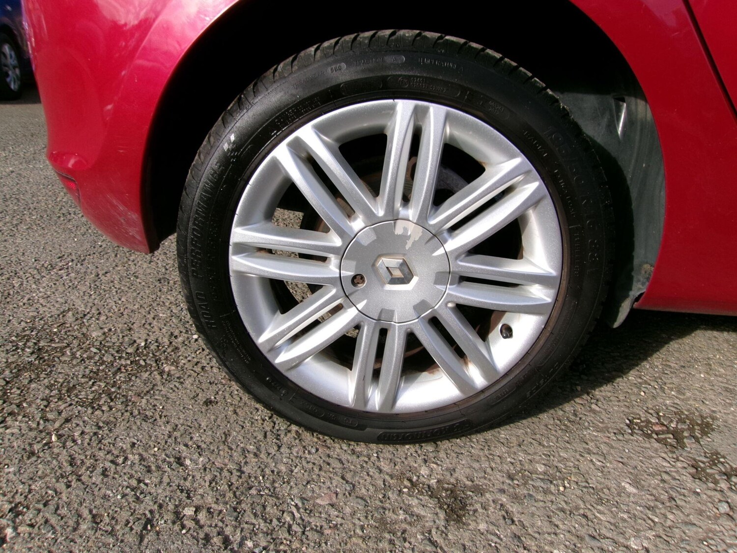 Used Renault Clio 2011 for sale - 76175035: Photo 24