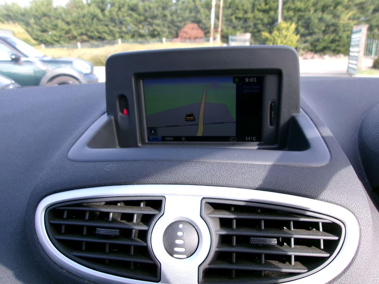 Used Renault Clio 2011 for sale - 76175035: Photo 28