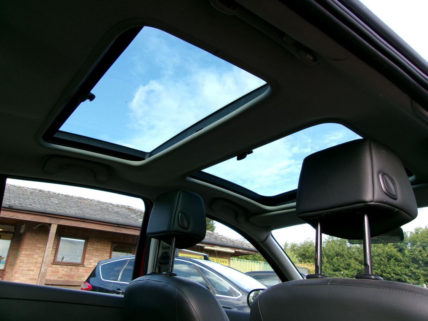 Used Renault Clio 2011 for sale - 76175035: Photo 35