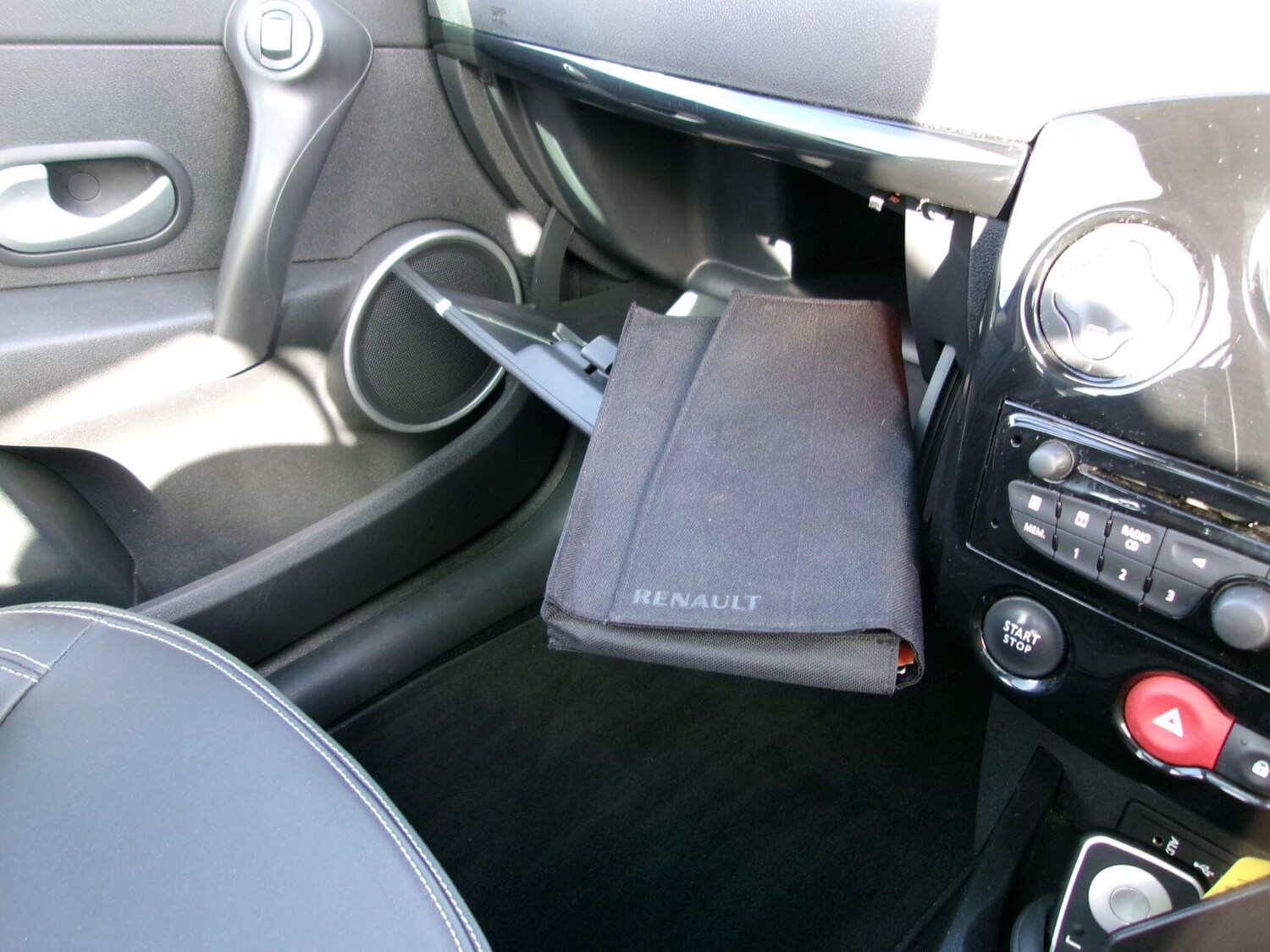 Used Renault Clio 2011 for sale - 76175035: Photo 37