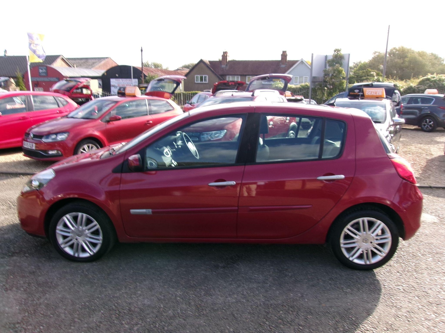 Used Renault Clio 2011 for sale - 76175035: Photo 5