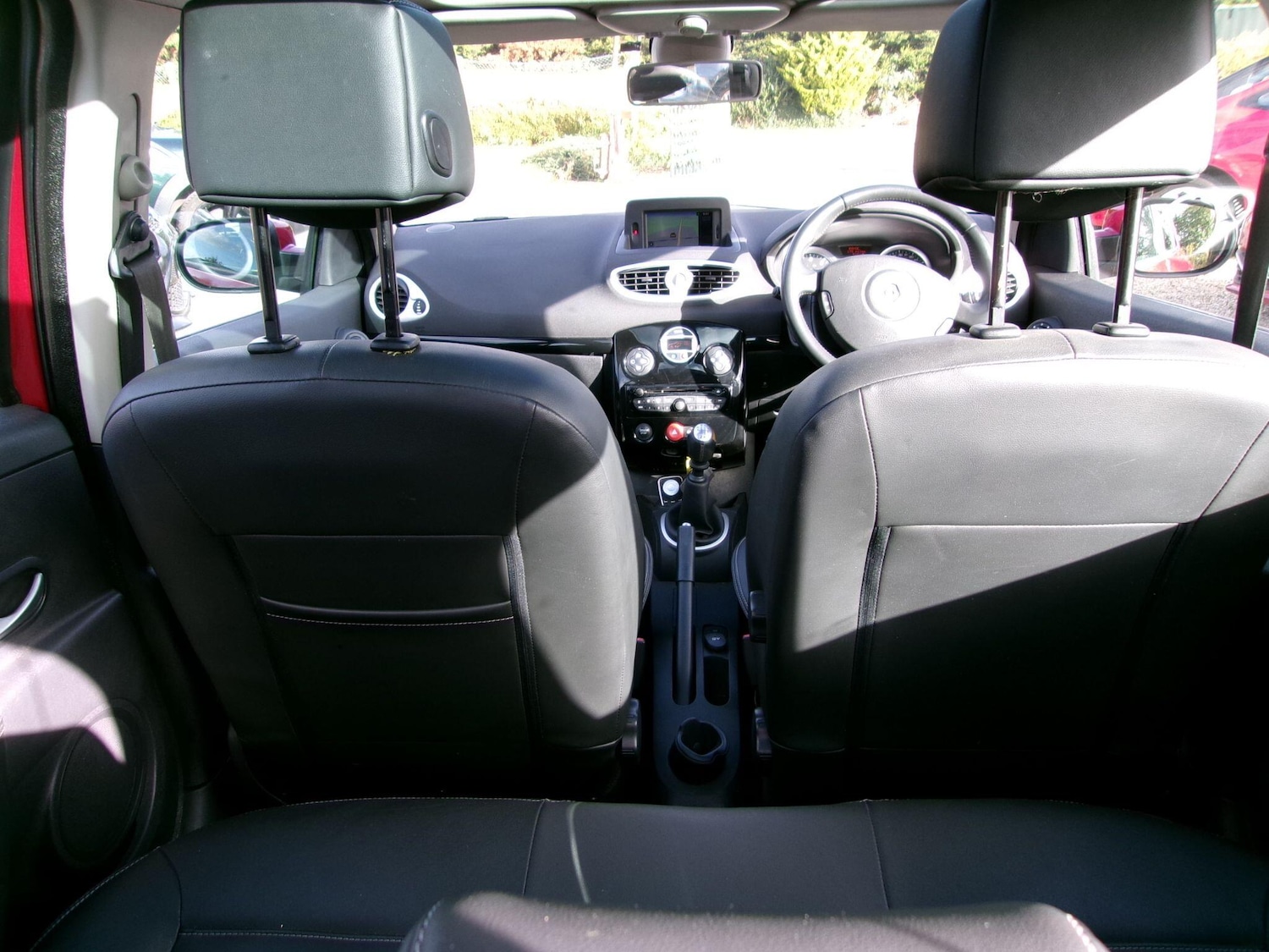 Used Renault Clio 2011 for sale - 76175035: Photo 8