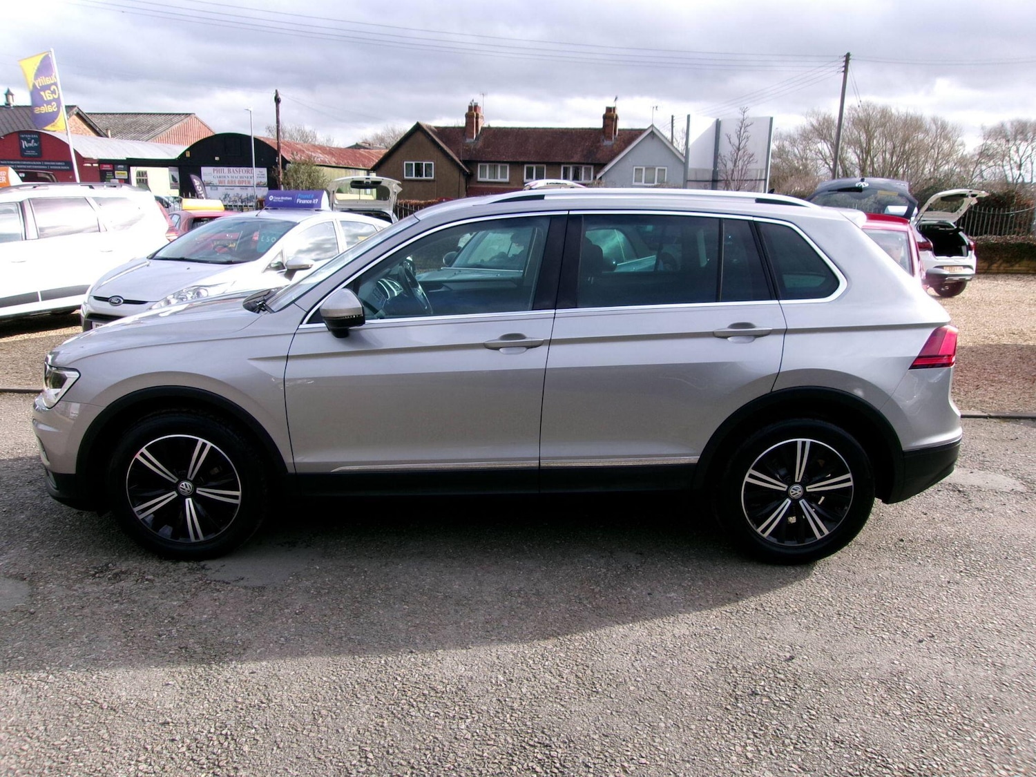 Used Volkswagen Tiguan for sale - 77657833: Photo 5