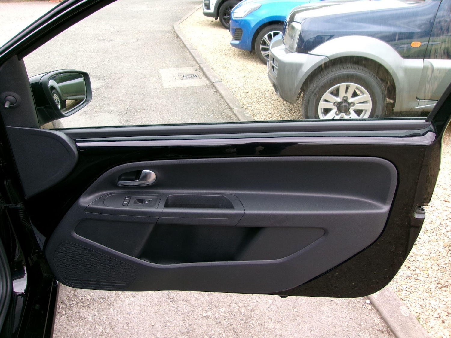 Used Volkswagen up! 2014 for sale - 78101342: Photo 15