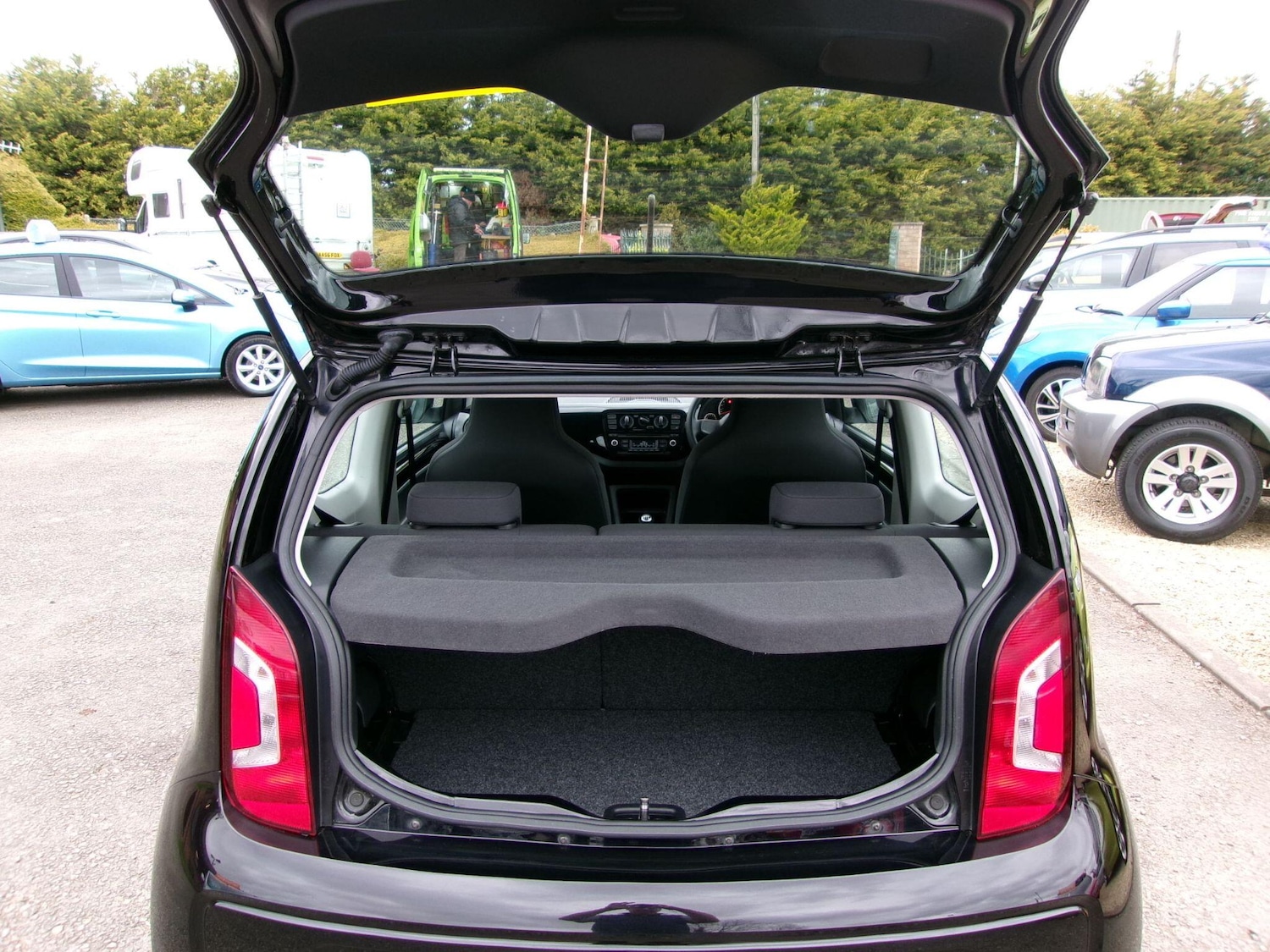 Used Volkswagen up! 2014 for sale - 78101342: Photo 24