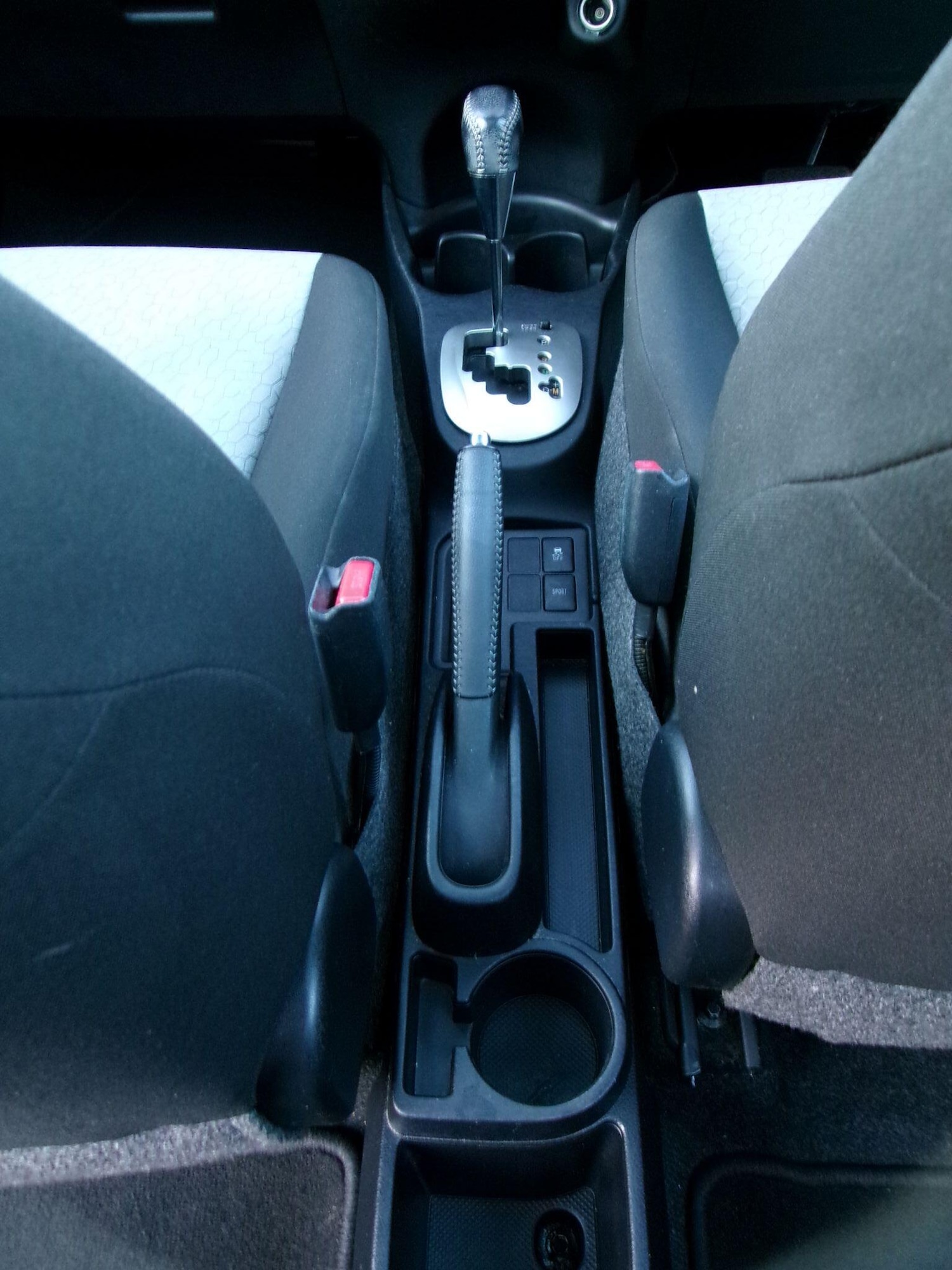 Used Toyota Yaris 2012 for sale - 77882223: Photo 13