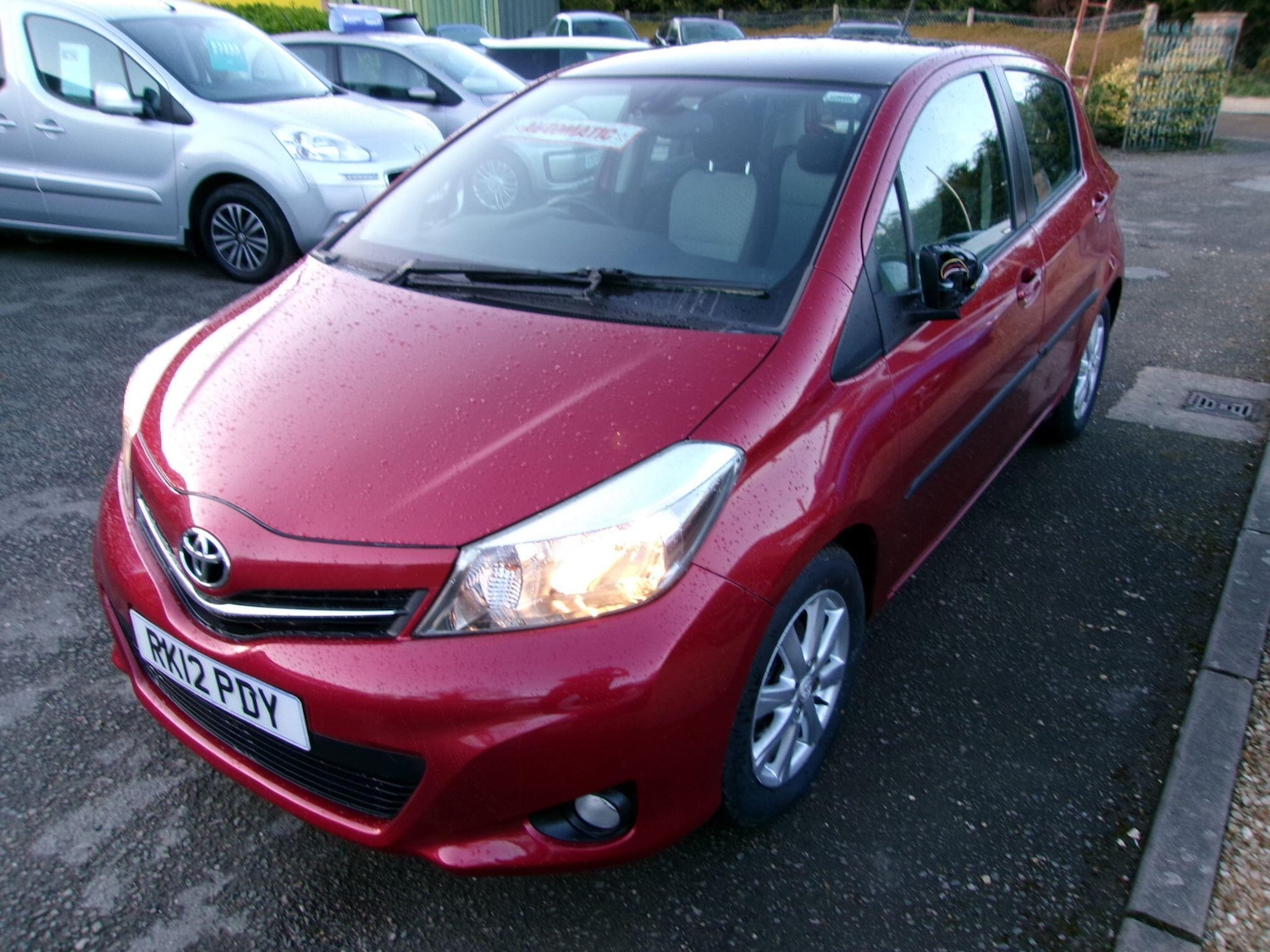 Used Toyota Yaris 2012 for sale - 77882223: Photo 3
