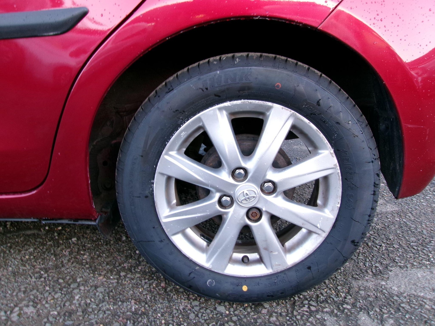 Used Toyota Yaris 2012 for sale - 77882223: Photo 32