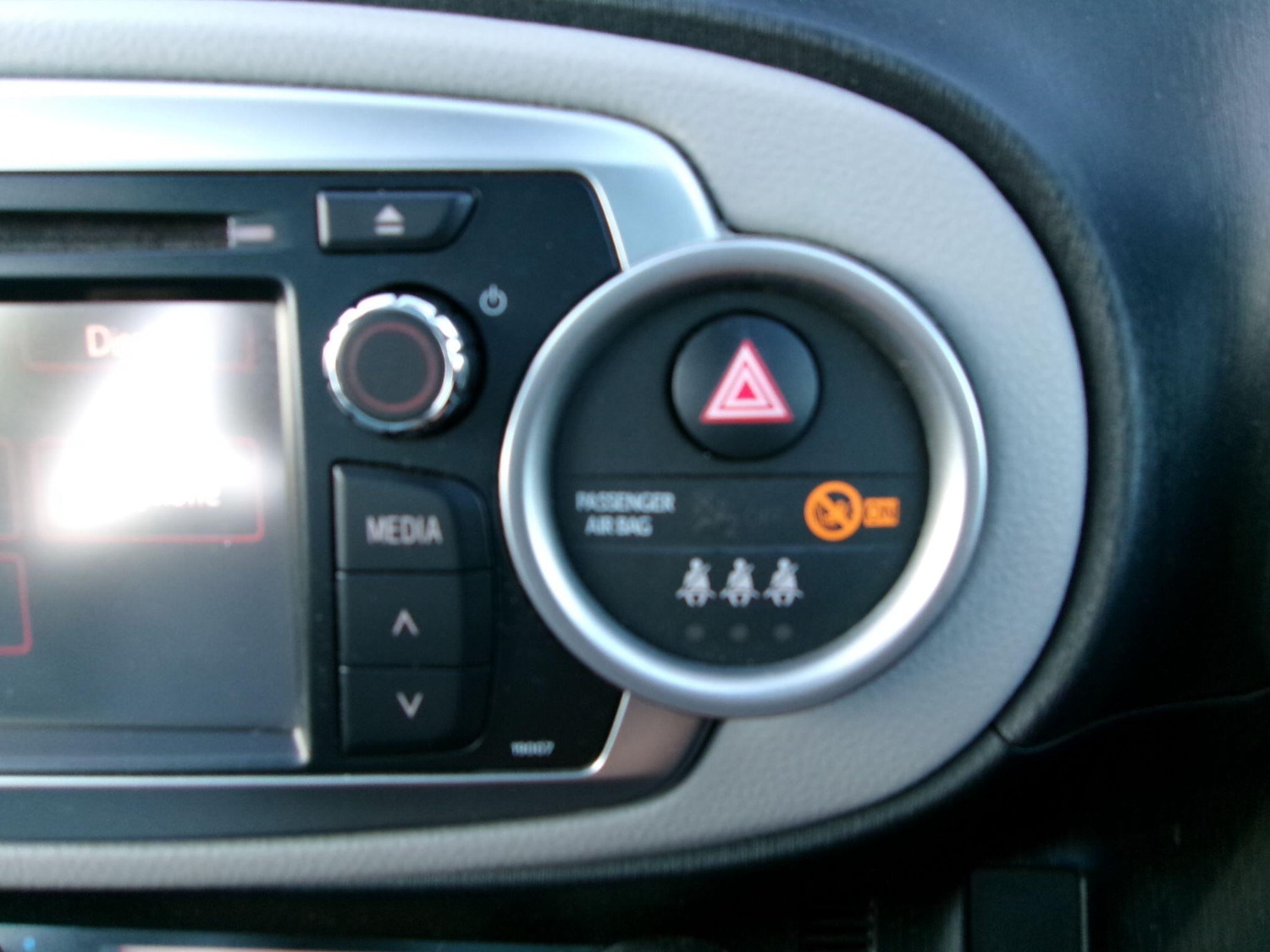 Used Toyota Yaris 2012 for sale - 77882223: Photo 38