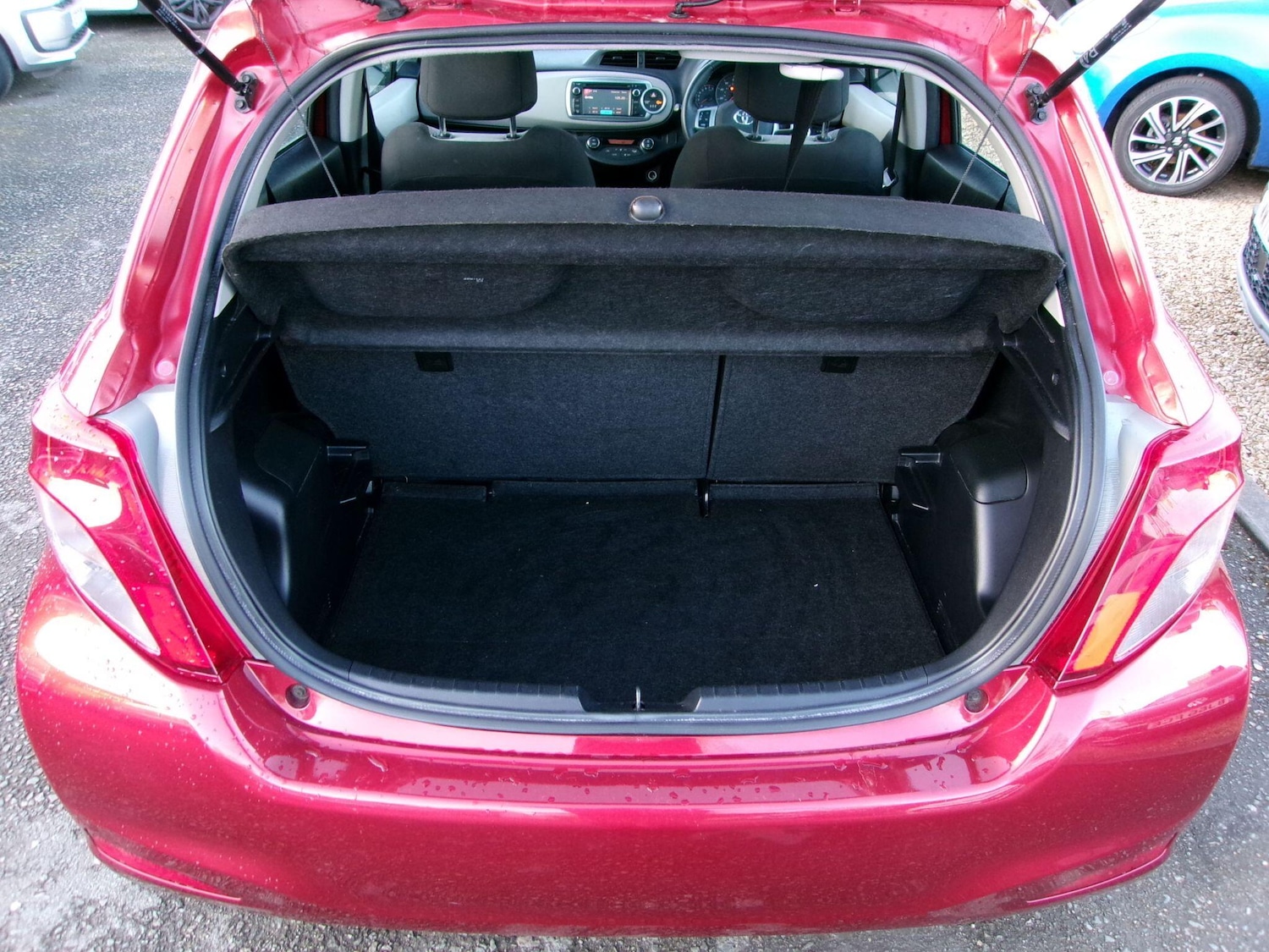 Used Toyota Yaris 2012 for sale - 77882223: Photo 44