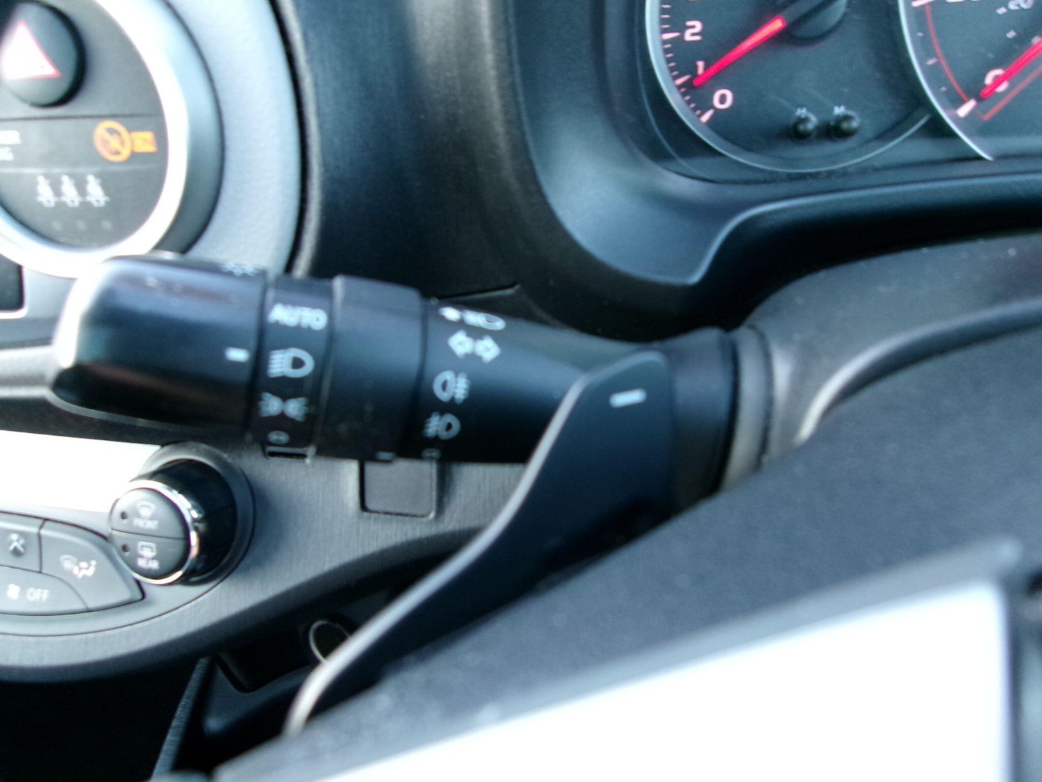 Used Toyota Yaris 2012 for sale - 77882223: Photo 61