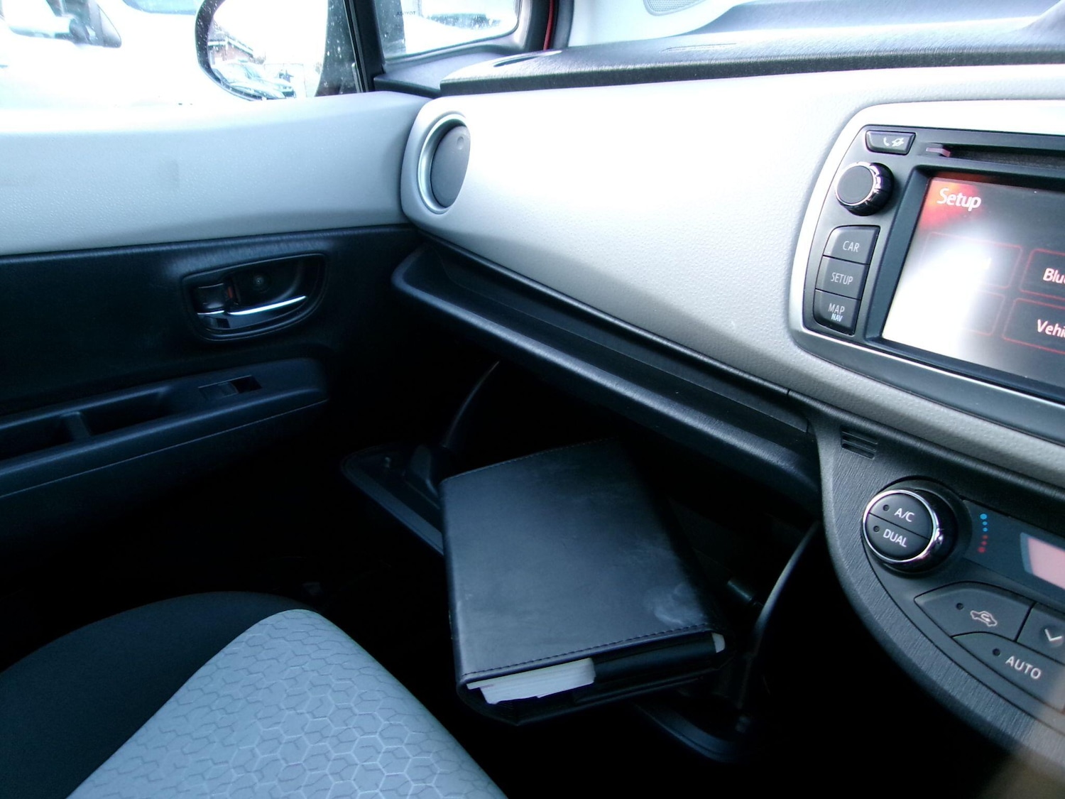 Used Toyota Yaris 2012 for sale - 77882223: Photo 63