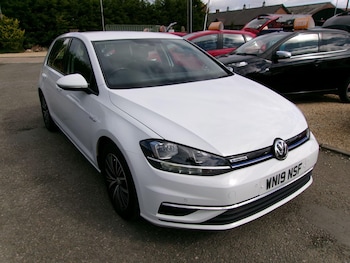 Used Volkswagen Golf 2019 for sale - 75940935: Photo