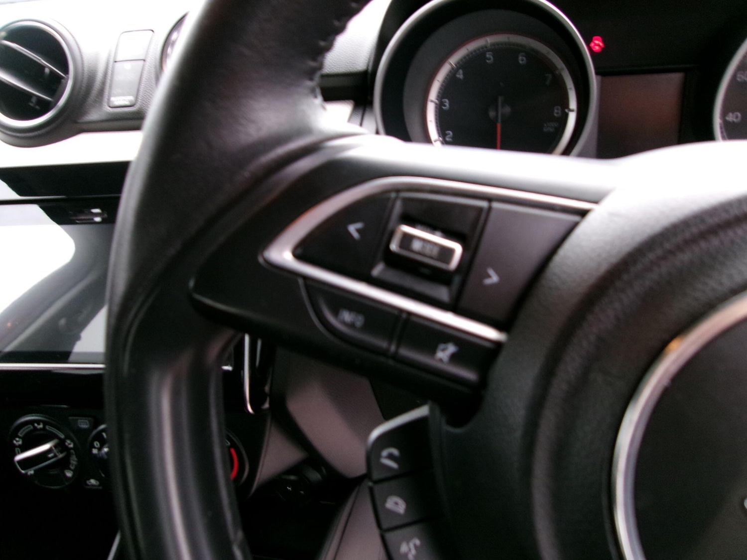 Used Suzuki Swift 2020 for sale - 76423896: Photo 17