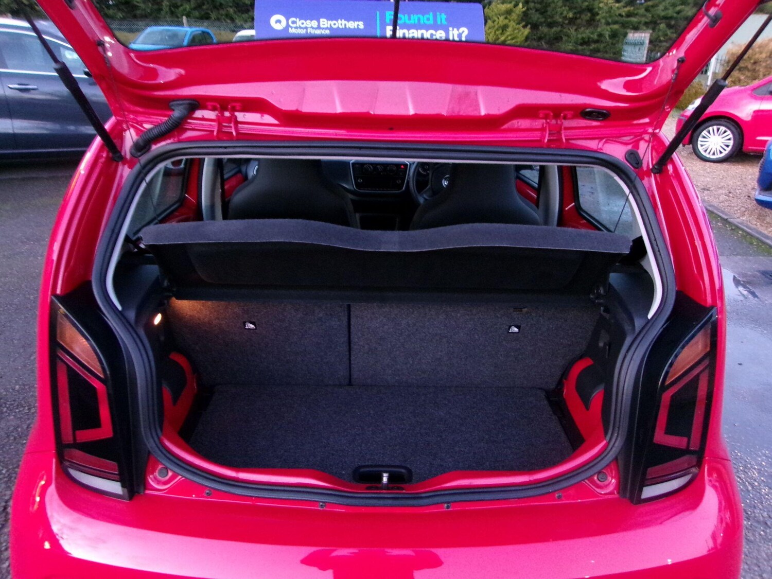 Used Volkswagen up! 2019 for sale - 76765265: Photo 28