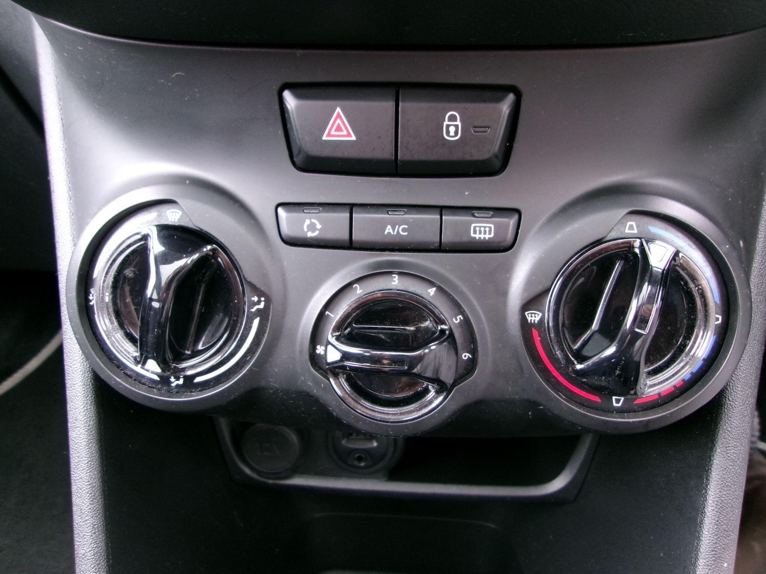 Used Peugeot 208 2015 for sale - 76424674: Photo 17