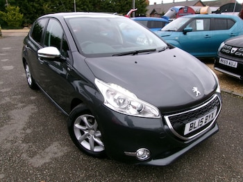 Used Peugeot 208 2015 for sale - 76424674: Photo